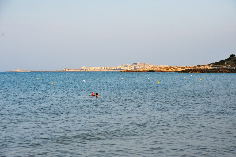 Panorama di Vieste dalla spiaggia di Molinella